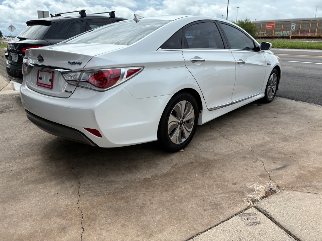 Photo 21 of this HYUNDAI SONATA