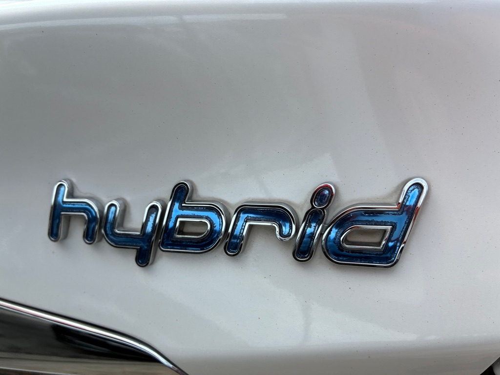 Photo 18 of this HYUNDAI SONATA