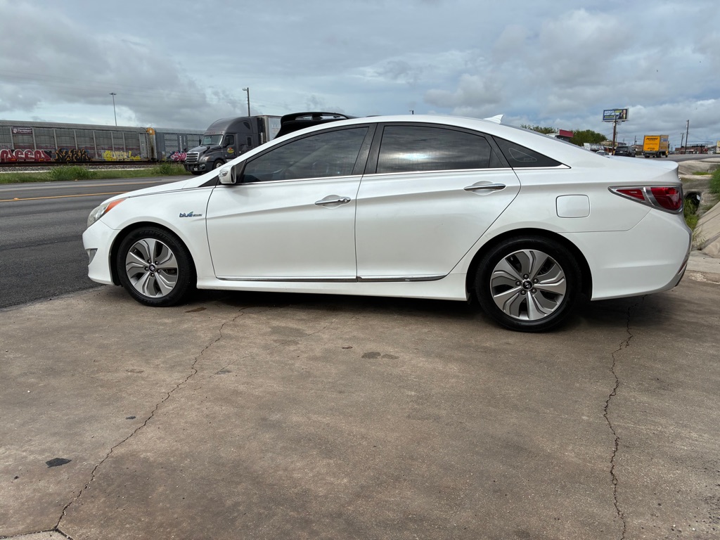 Photo 13 of this HYUNDAI SONATA