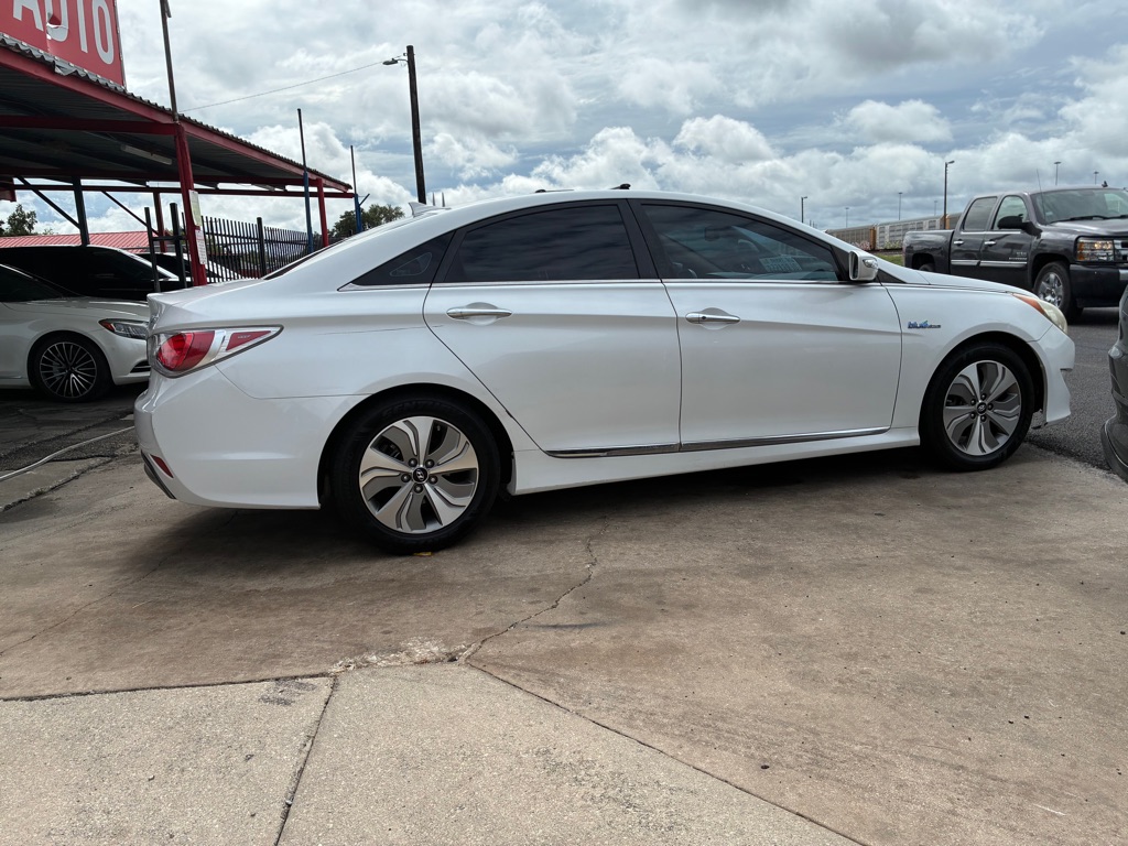 Photo 17 of this HYUNDAI SONATA