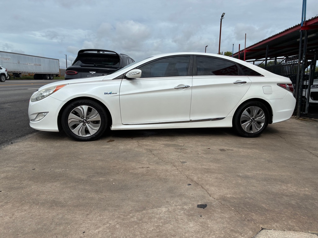 Photo 12 of this HYUNDAI SONATA