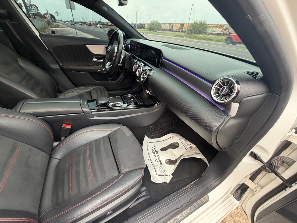 Photo 18 of this MERCEDES-BENZ A