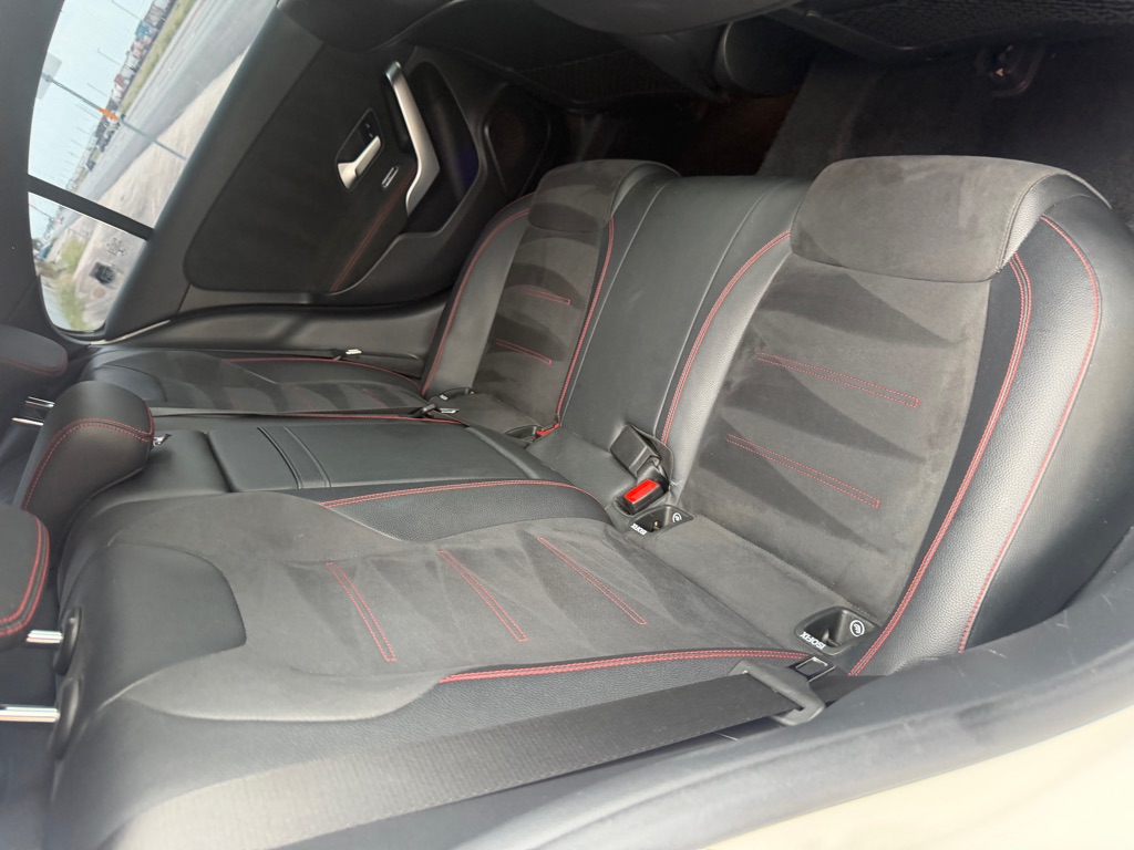 Photo 27 of this MERCEDES-BENZ A