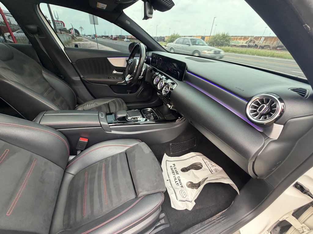 Photo 16 of this MERCEDES-BENZ A