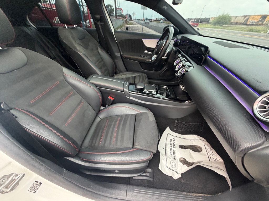 Photo 24 of this MERCEDES-BENZ A