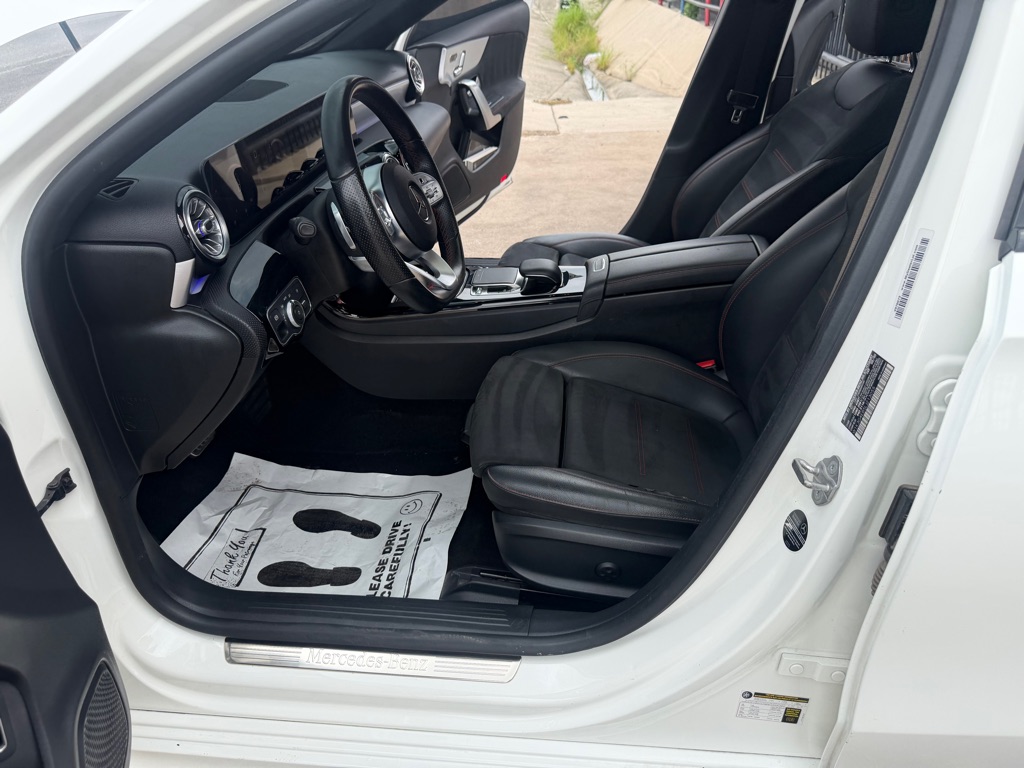 Photo 44 of this MERCEDES-BENZ A