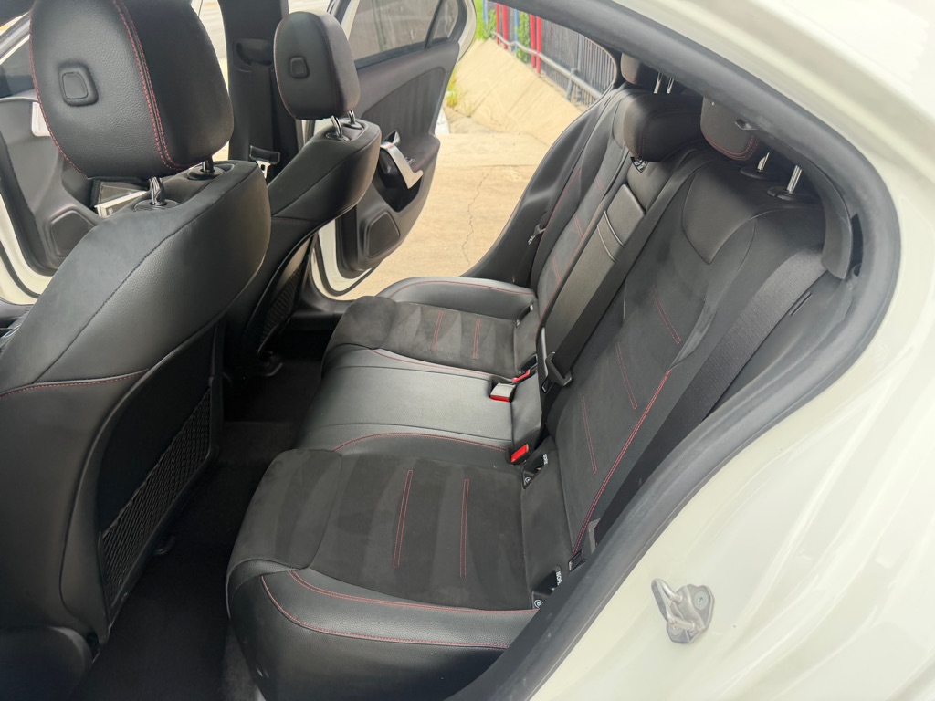 Photo 56 of this MERCEDES-BENZ A