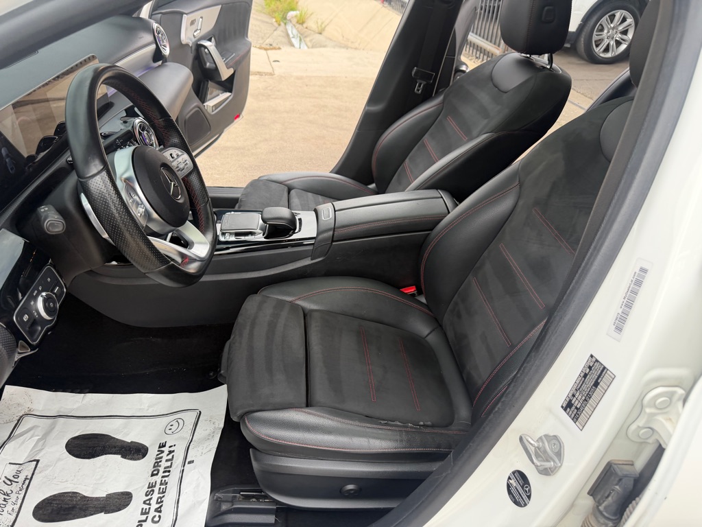 Photo 52 of this MERCEDES-BENZ A