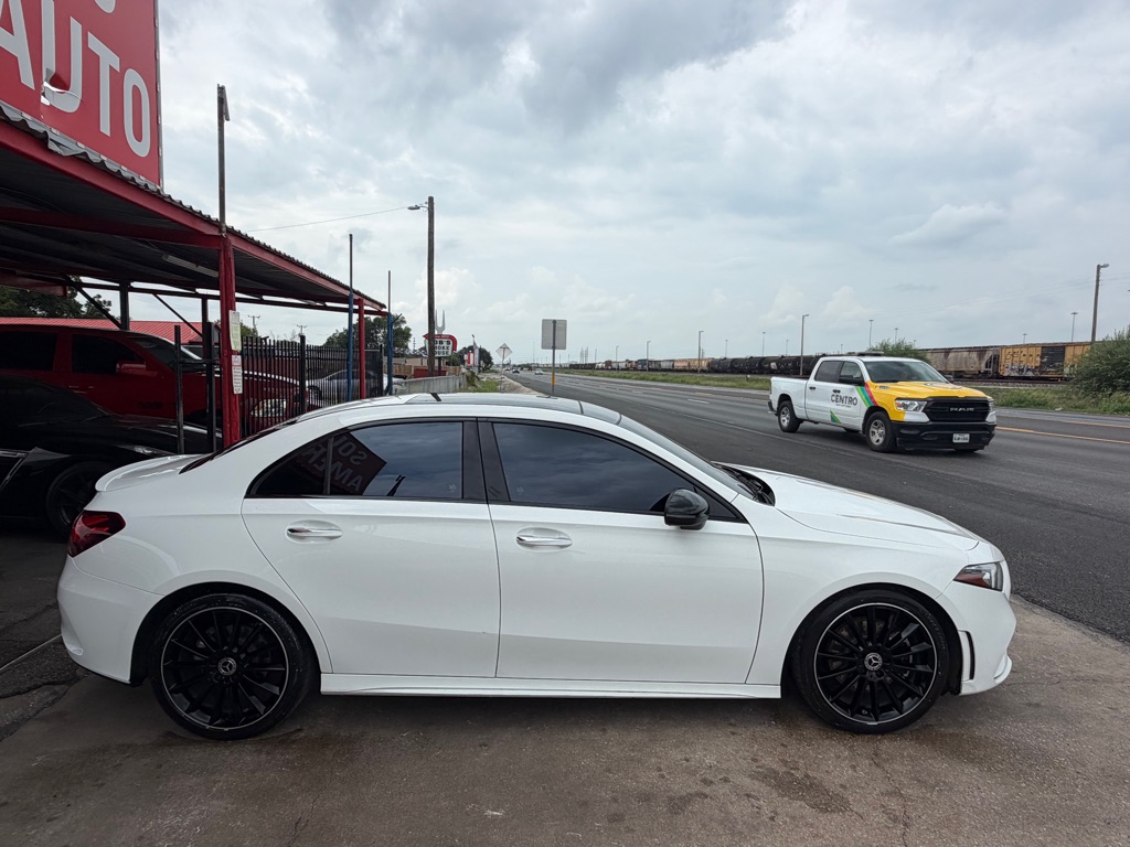 Photo 13 of this MERCEDES-BENZ A