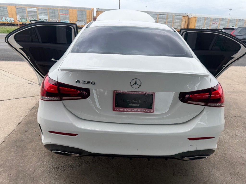 Photo 61 of this MERCEDES-BENZ A