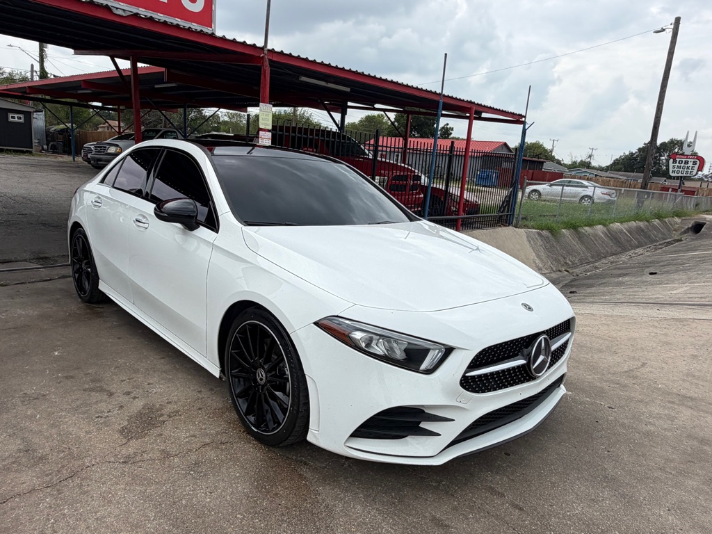 Photo 8 of this MERCEDES-BENZ A