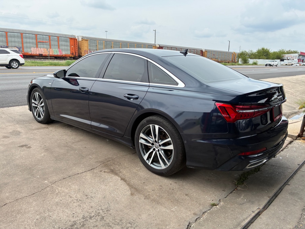 Photo 20 of this AUDI A6