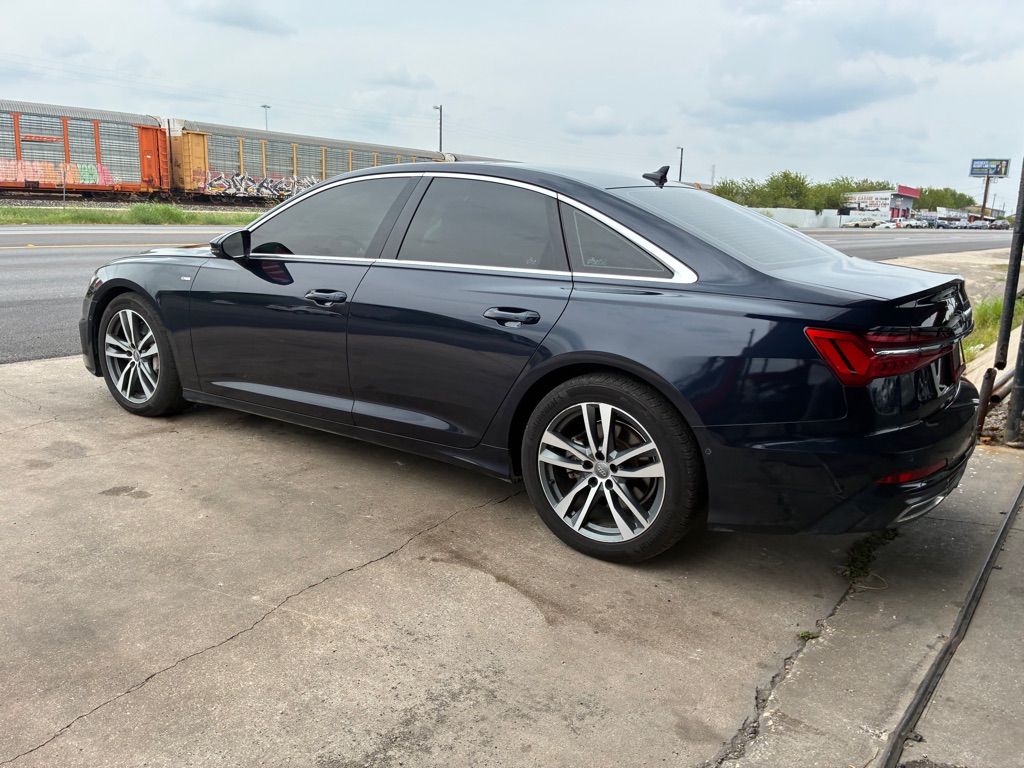 Photo 22 of this AUDI A6