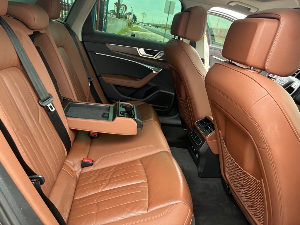Photo 34 of this AUDI A6