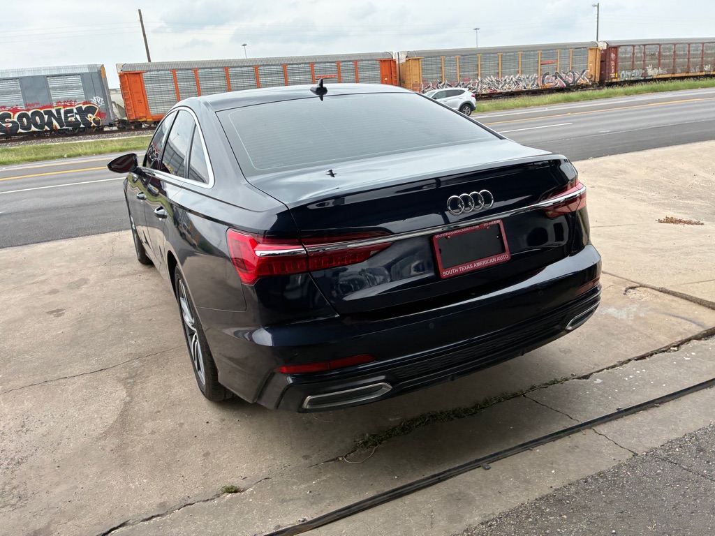 Photo 19 of this AUDI A6