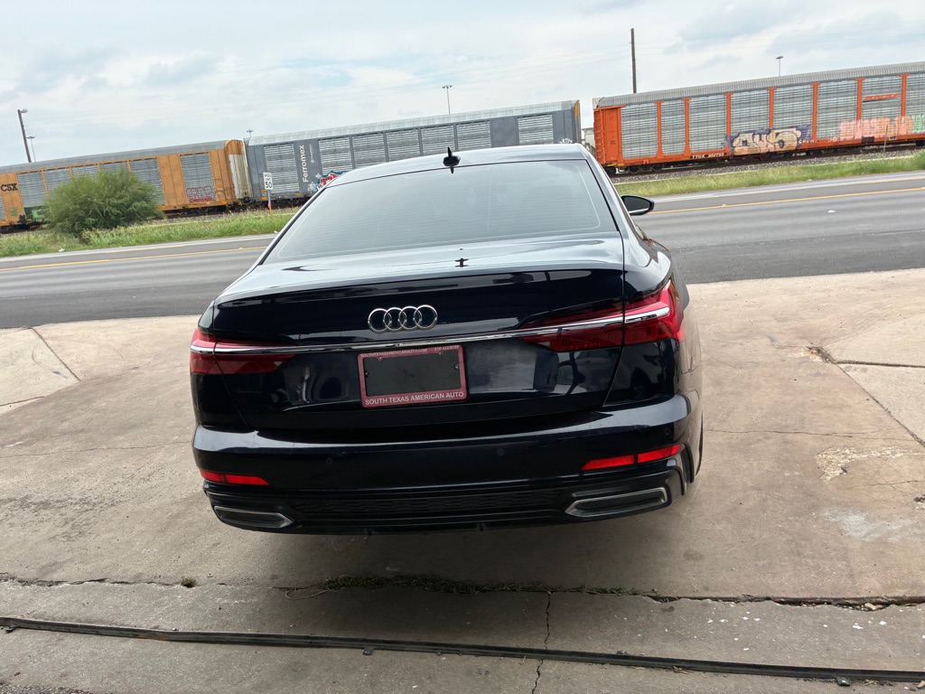 Photo 17 of this AUDI A6