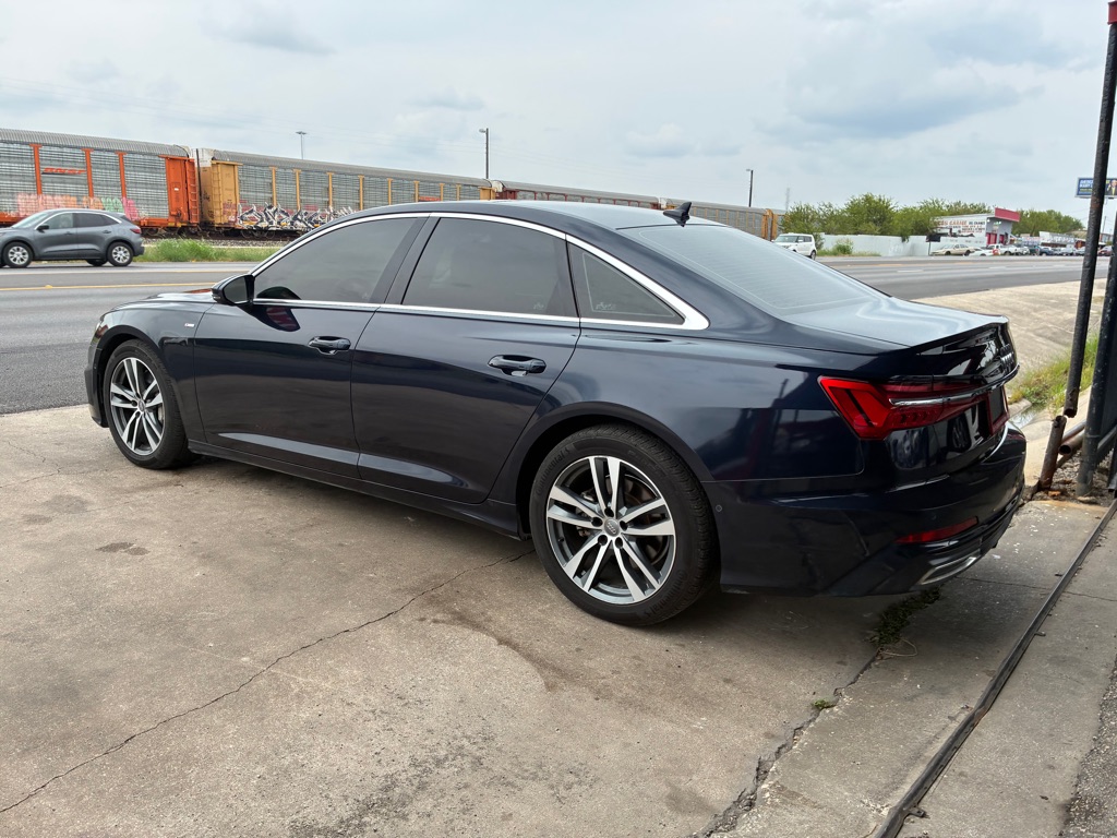 Photo 21 of this AUDI A6