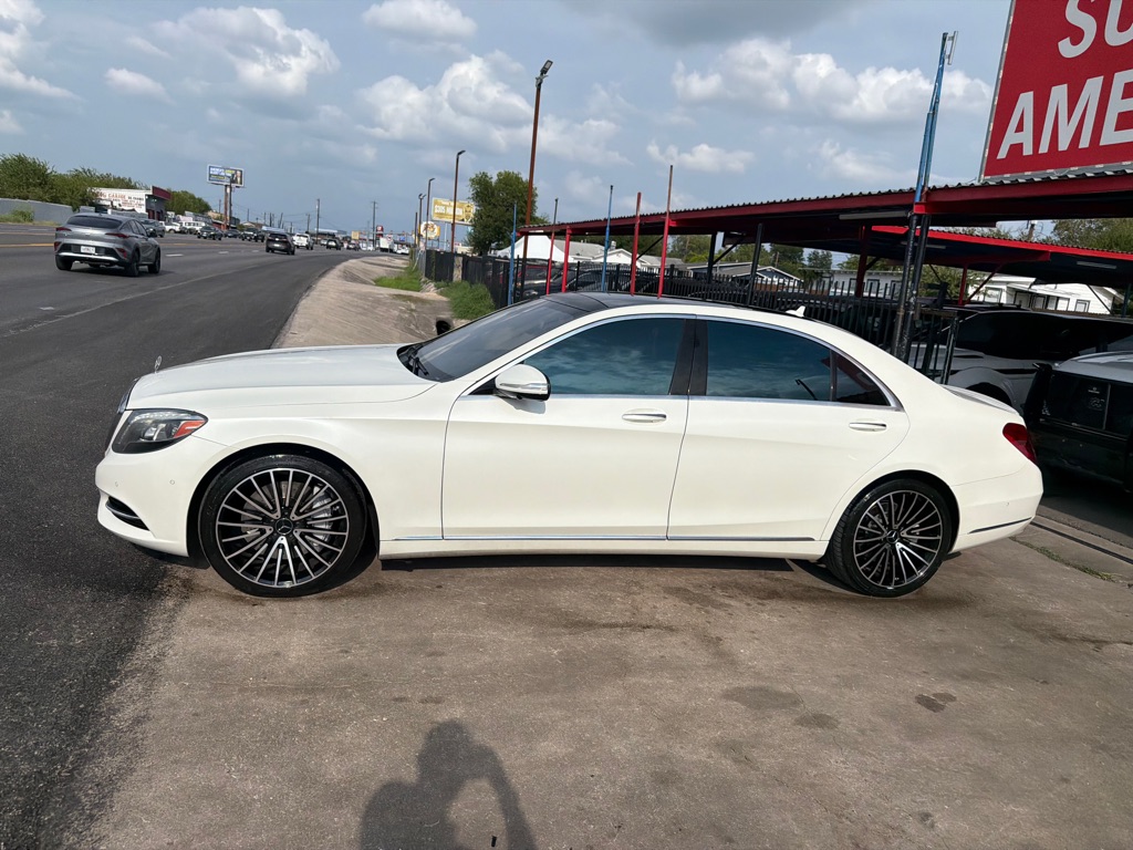 Photo 12 of this MERCEDES-BENZ S-CLASS