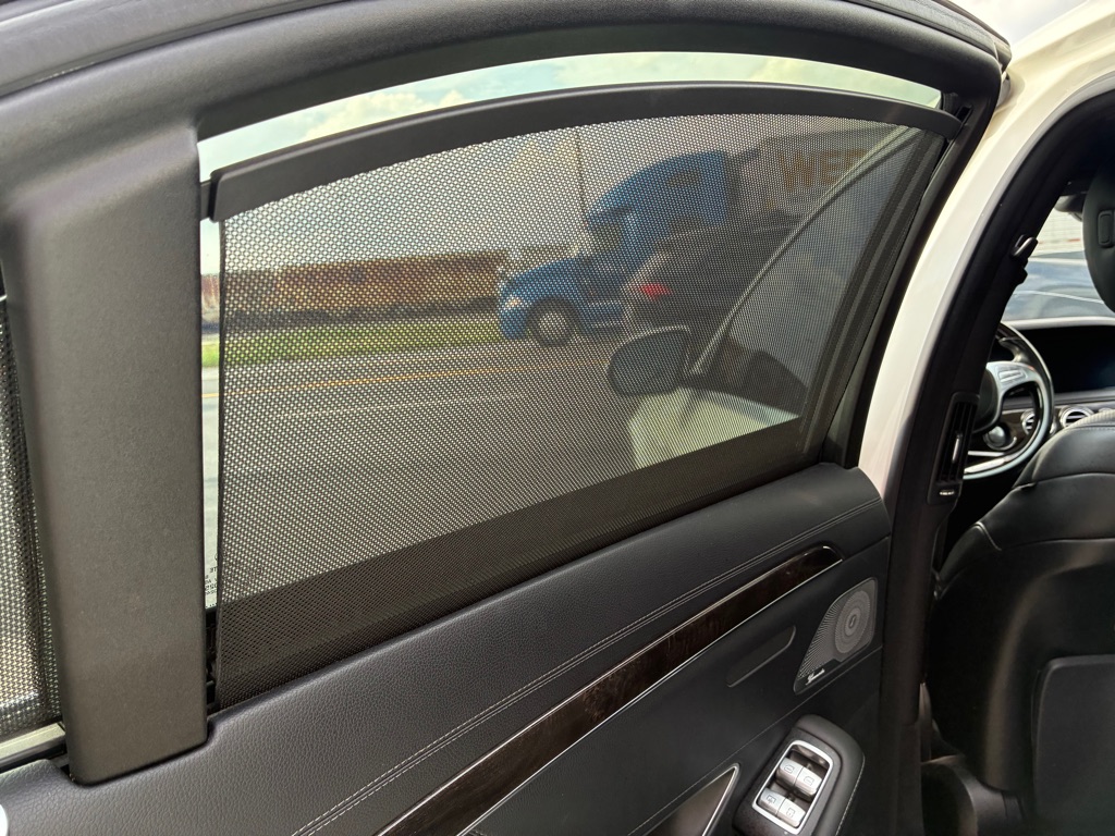 Photo 45 of this MERCEDES-BENZ S-CLASS