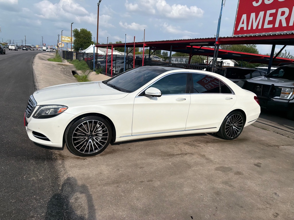 Photo 8 of this MERCEDES-BENZ S-CLASS