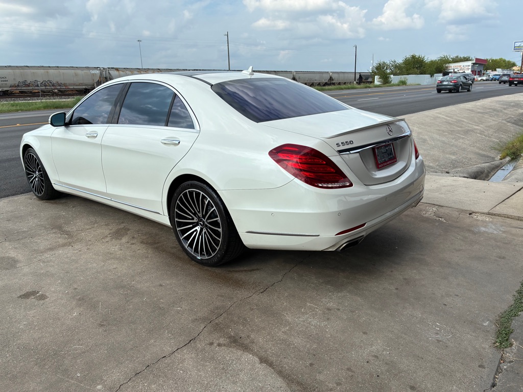 Photo 42 of this MERCEDES-BENZ S-CLASS