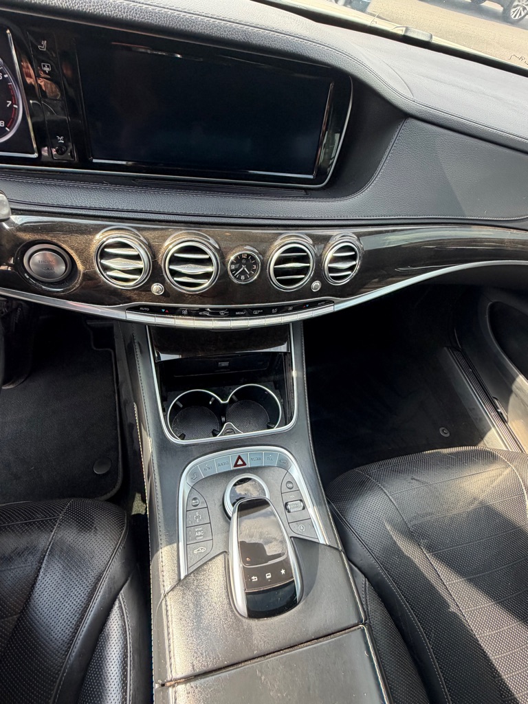 Photo 77 of this MERCEDES-BENZ S-CLASS
