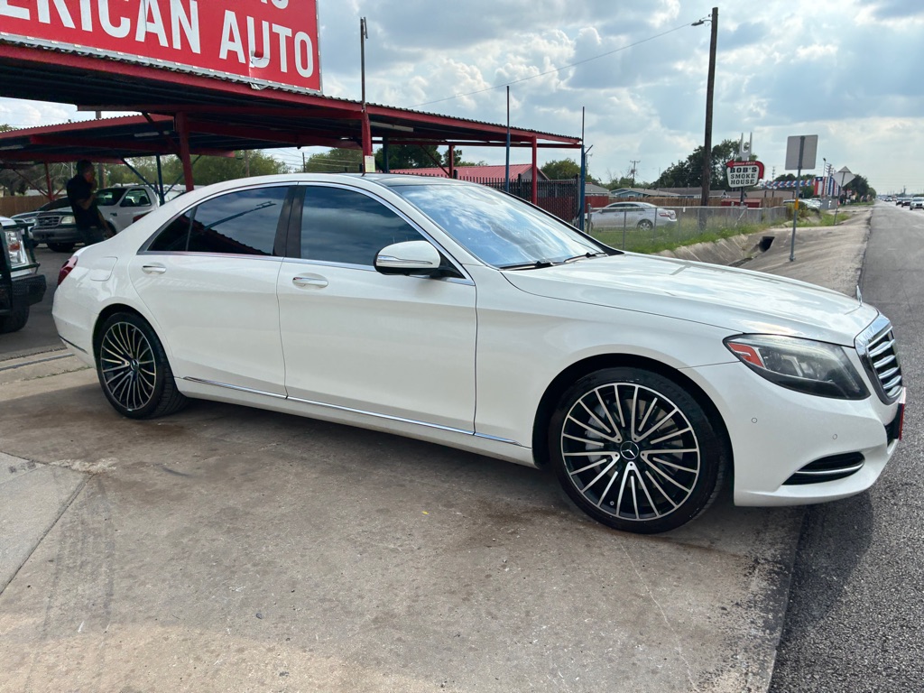 Photo 33 of this MERCEDES-BENZ S-CLASS