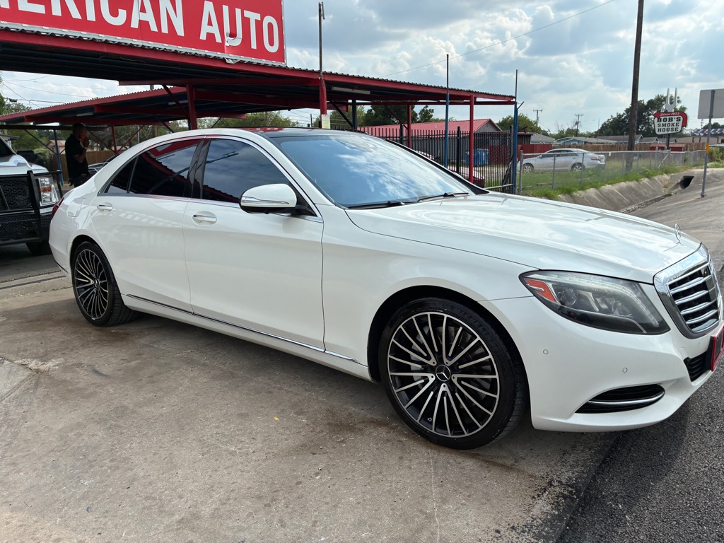 Photo 32 of this MERCEDES-BENZ S-CLASS