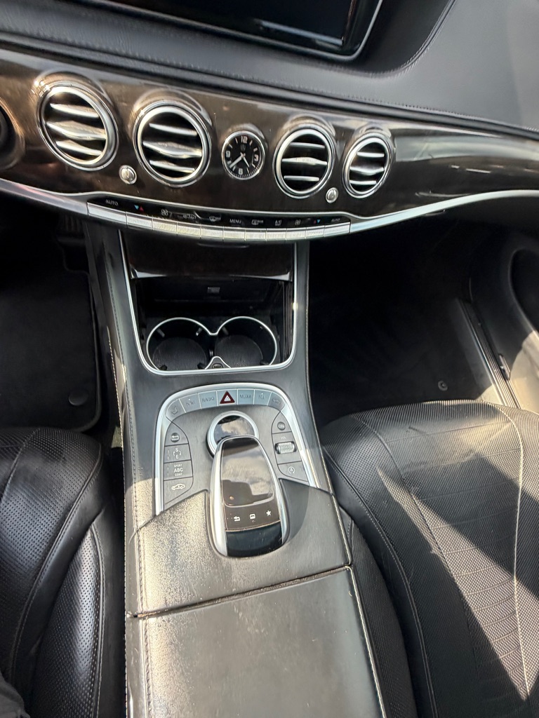 Photo 76 of this MERCEDES-BENZ S-CLASS