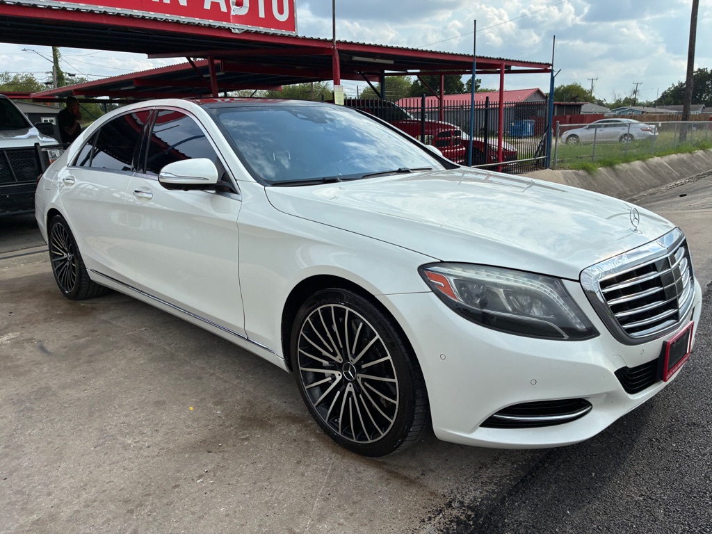 Photo 31 of this MERCEDES-BENZ S-CLASS