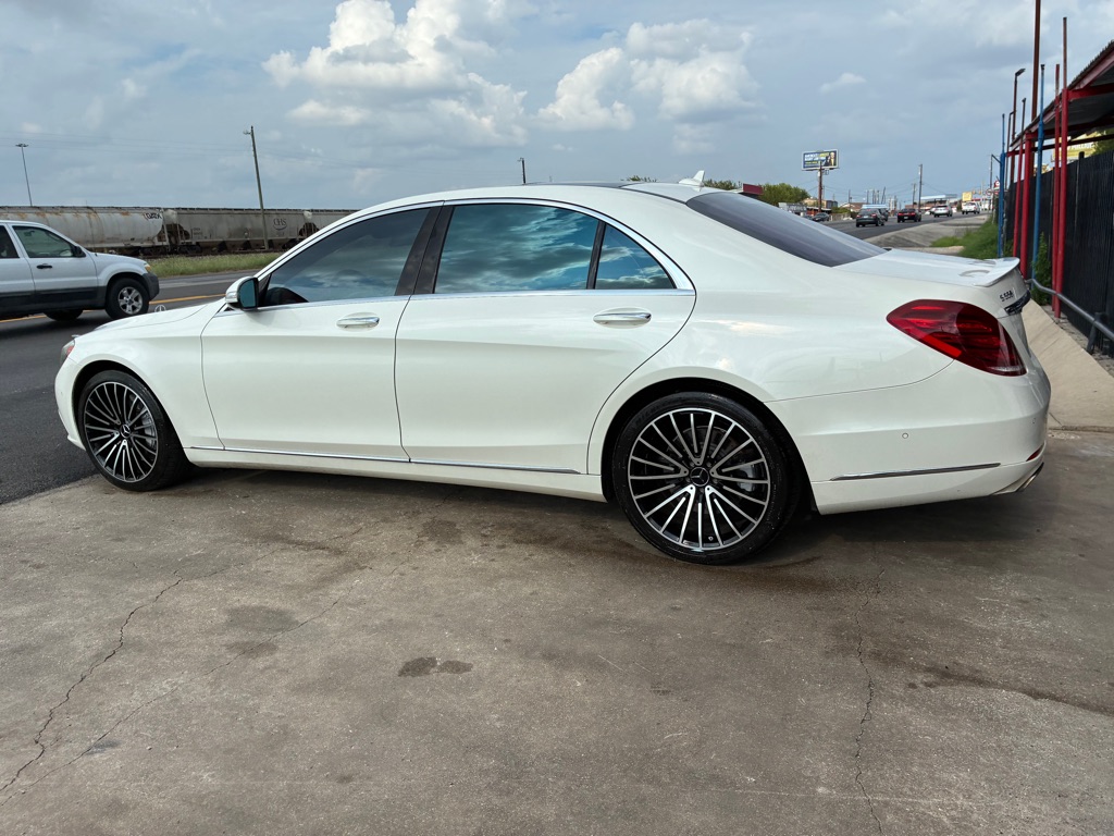 Photo 38 of this MERCEDES-BENZ S-CLASS
