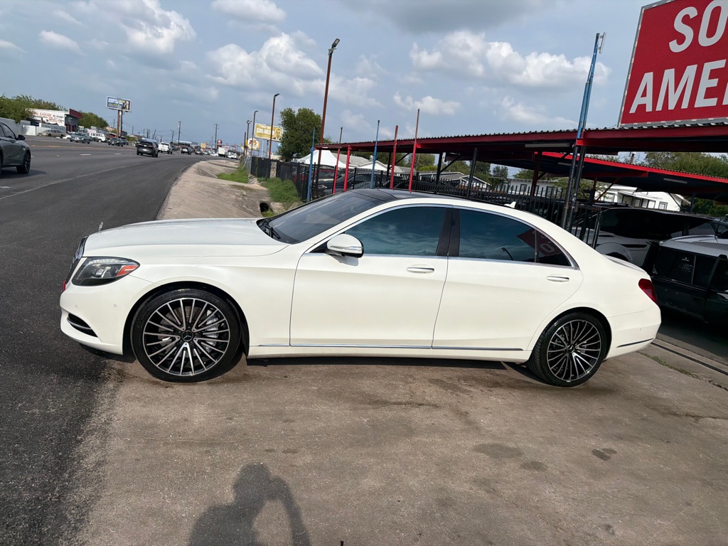 Photo 11 of this MERCEDES-BENZ S-CLASS