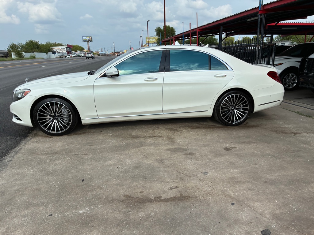 Photo 39 of this MERCEDES-BENZ S-CLASS