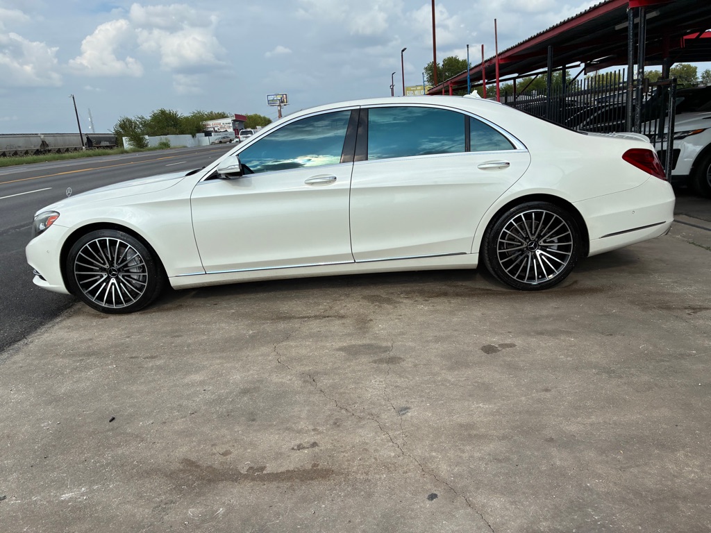 Photo 36 of this MERCEDES-BENZ S-CLASS