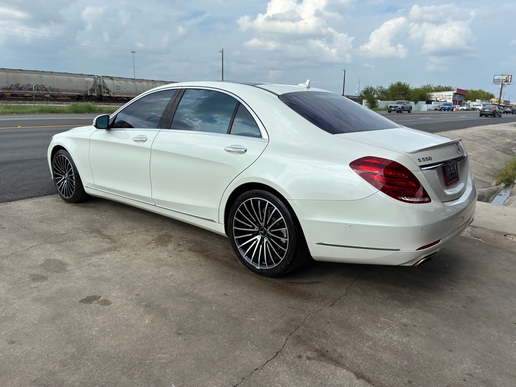 Photo 37 of this MERCEDES-BENZ S-CLASS