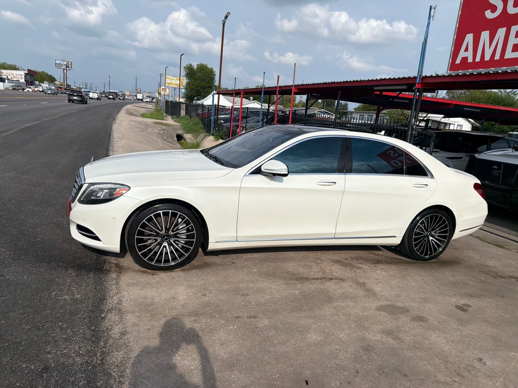 Photo 10 of this MERCEDES-BENZ S-CLASS