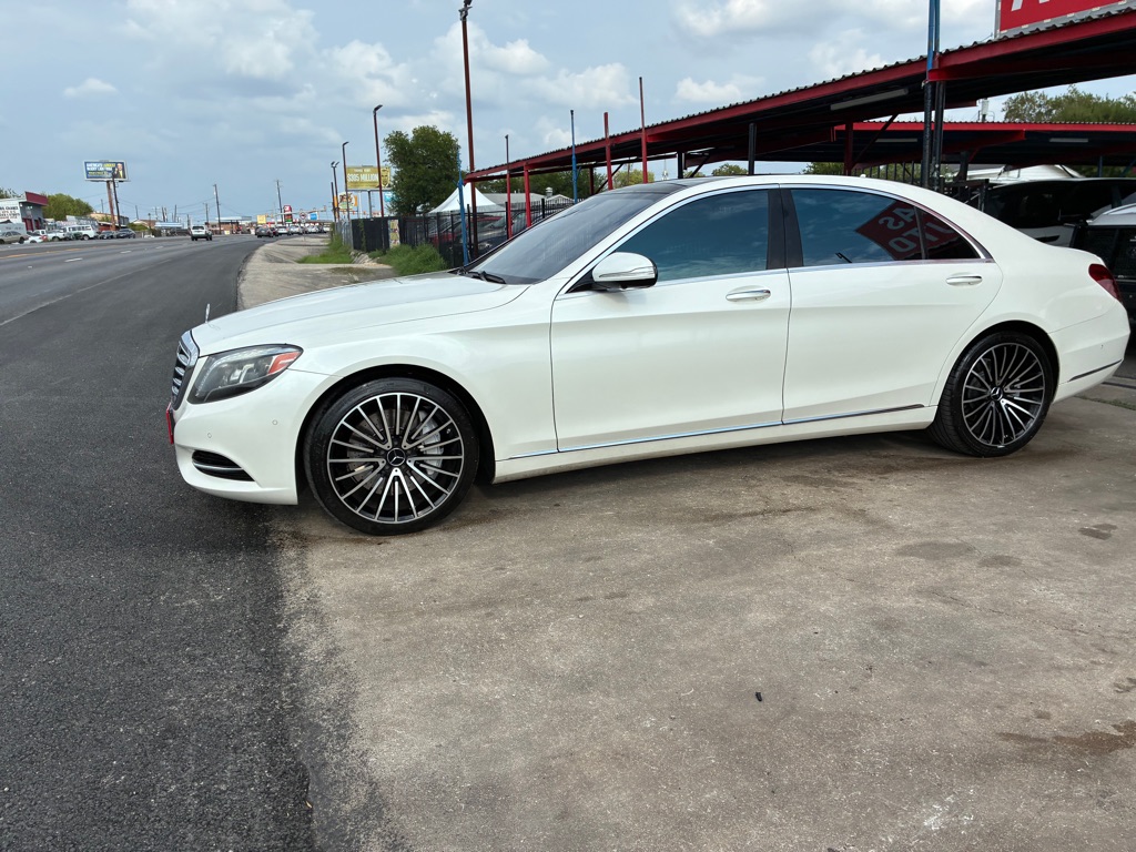 Photo 43 of this MERCEDES-BENZ S-CLASS