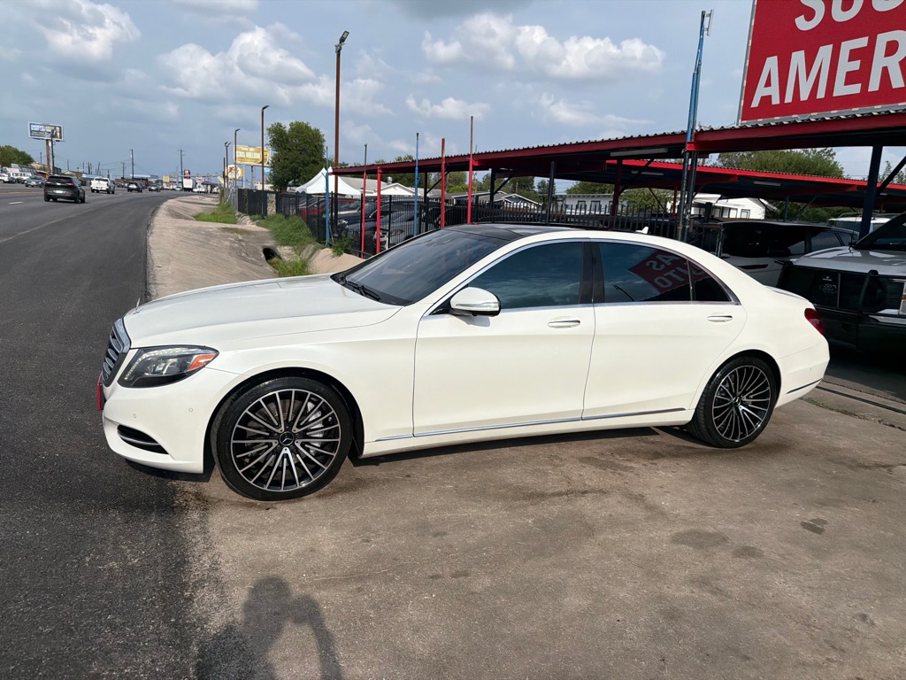Photo 9 of this MERCEDES-BENZ S-CLASS