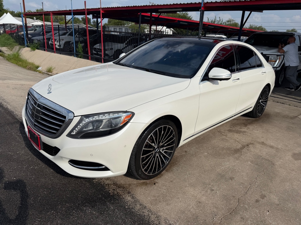 Photo 2 of this MERCEDES-BENZ S-CLASS
