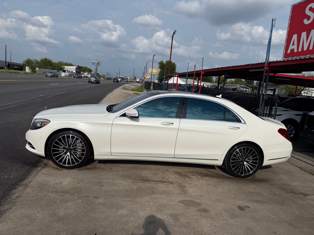 Photo 14 of this MERCEDES-BENZ S-CLASS