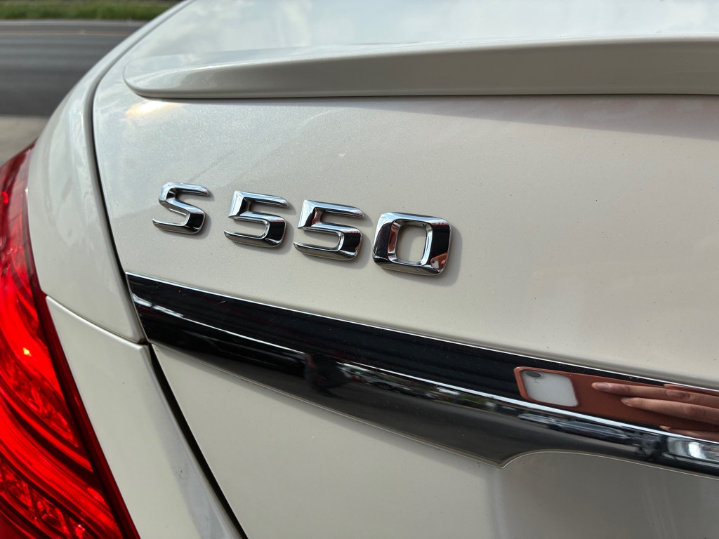 Photo 44 of this MERCEDES-BENZ S-CLASS