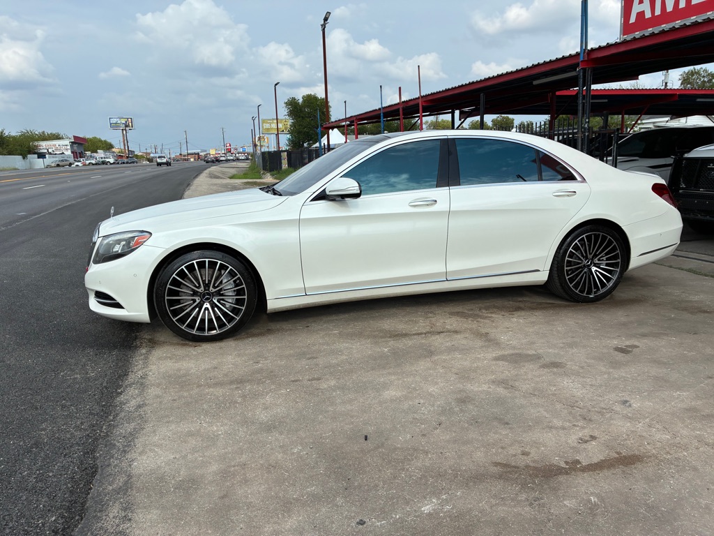 Photo 40 of this MERCEDES-BENZ S-CLASS