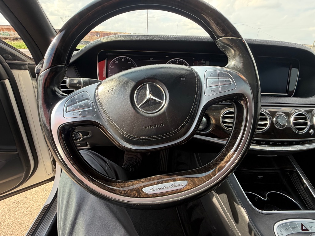 Photo 73 of this MERCEDES-BENZ S-CLASS
