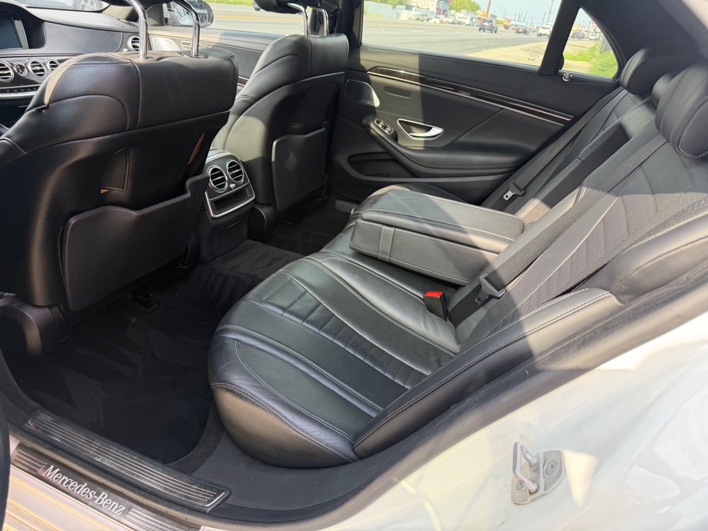 Photo 62 of this MERCEDES-BENZ S-CLASS