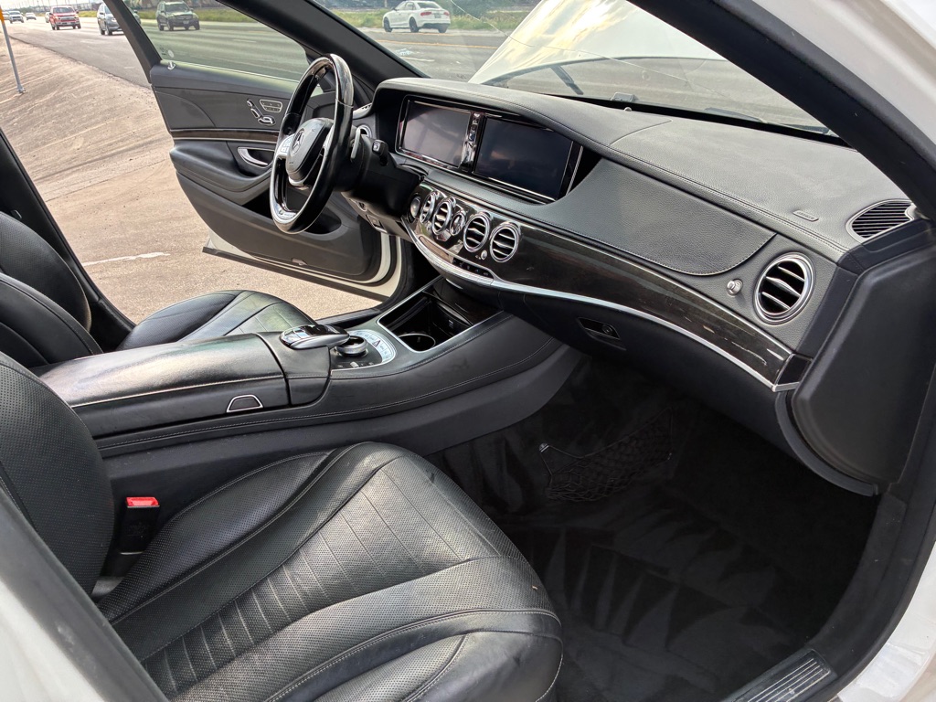 Photo 69 of this MERCEDES-BENZ S-CLASS