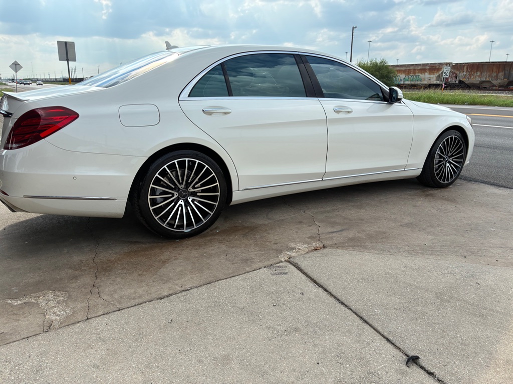 Photo 35 of this MERCEDES-BENZ S-CLASS