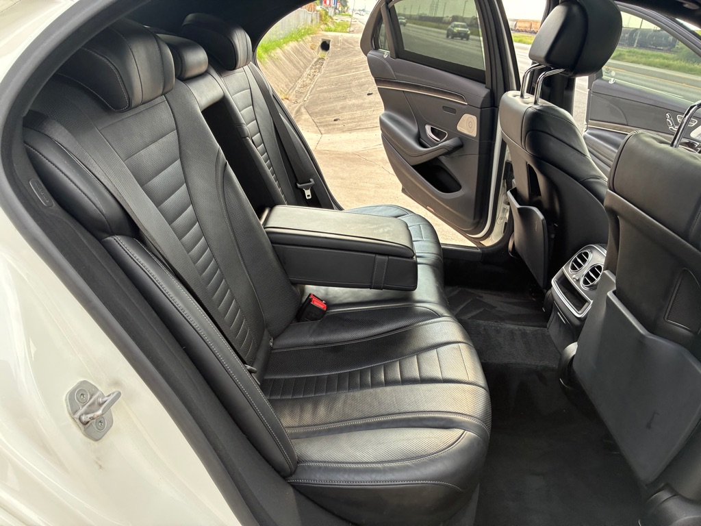 Photo 71 of this MERCEDES-BENZ S-CLASS