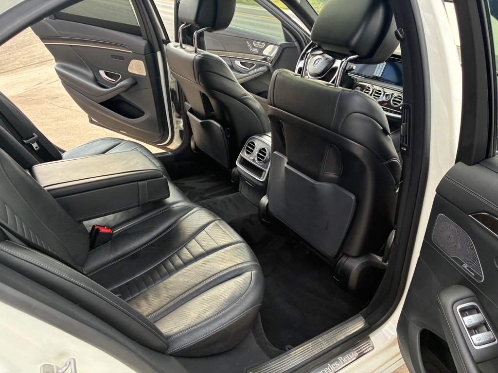 Photo 66 of this MERCEDES-BENZ S-CLASS
