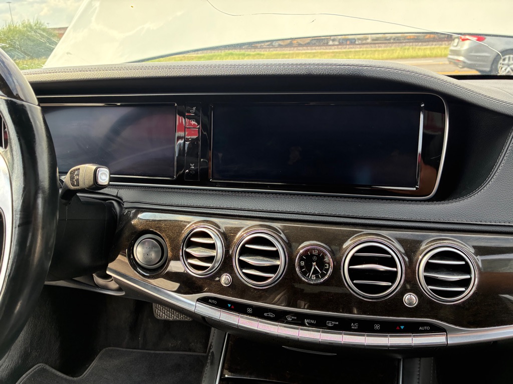 Photo 59 of this MERCEDES-BENZ S-CLASS
