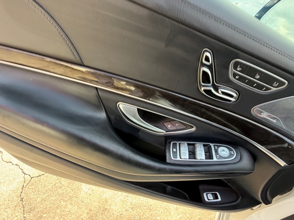 Photo 78 of this MERCEDES-BENZ S-CLASS